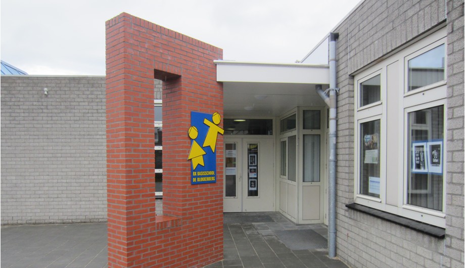 Schoolfoto van Rooms Katholieke Basisschool De Blokkenberg