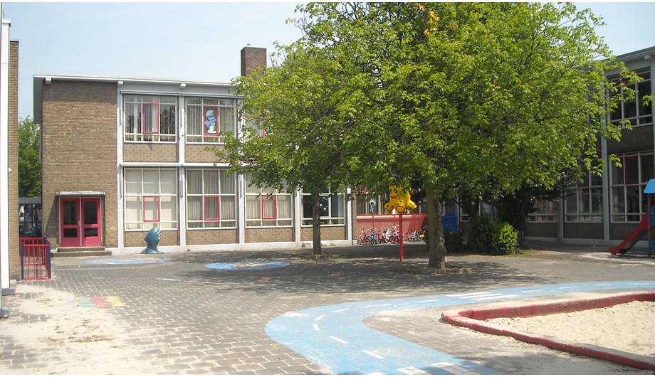 Het  schoolplein deel van de kleuters is ook door Zoneparc ingericht.
