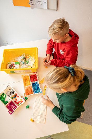 Onderwijs en techniek samenbrengen door kinderen te enthousiasmeren voor techniek. Op de Poolster werken wij met Lego League.