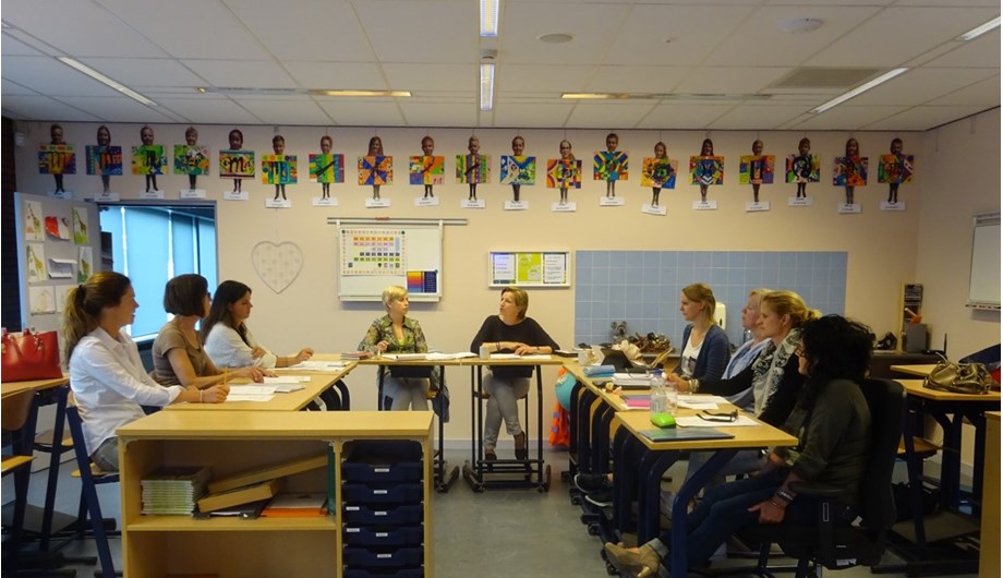 Professioneel handelen en continu werken aan de eigen ontwikkeling staat voorop bij alle teamleden van Kindcentrum de Dompelaar. 