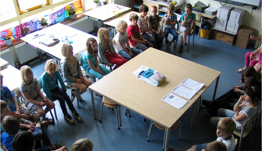 Het gesprek is een van de basisactiviteiten van een Jenaplanschool.