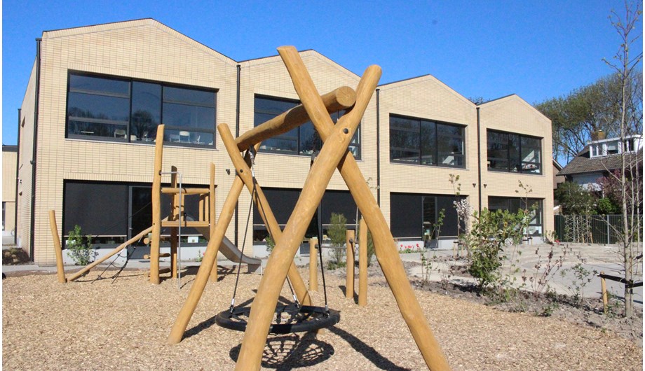 Sinds oktober 2019 is de school gevestigd in een prachtig nieuw gebouw aan de Slotermeerlaan. 