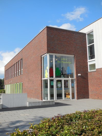 De school is gevestigd in het MFA gebouw de Noorderbreedte in Nieuw Buinen.