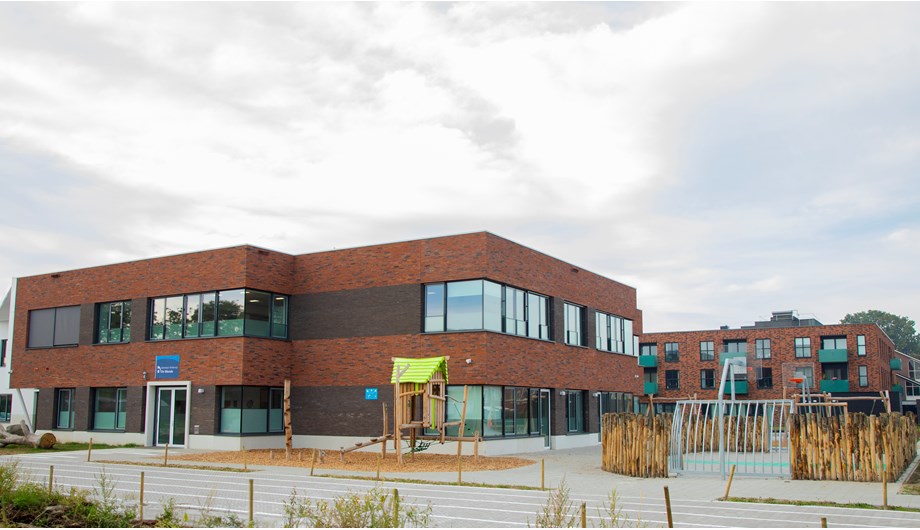 Obs De Mende is gehuisvest in het kindcentrum, samen met een rk/pc basisschool en twee voorscholen.