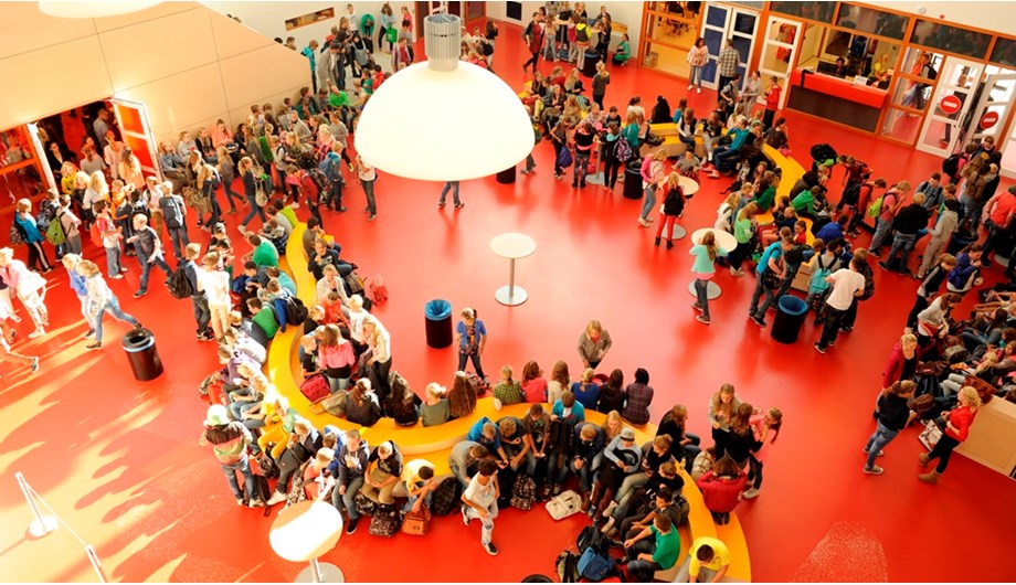 Atrium (gemeenschappelijke ruimte waar leerlingen pauze kunnen houden)