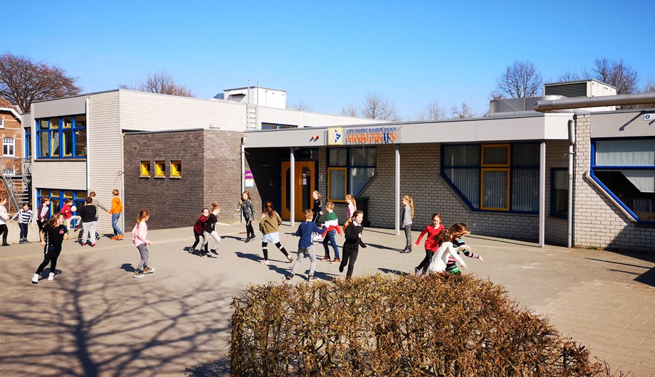 Schoolfoto van OBS Harlekijn