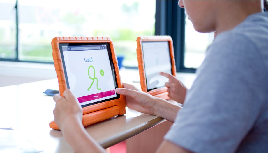 We gebruiken de iPad voor kernvakken als rekenen en spelling en daarnaast ook voor 21st century skills