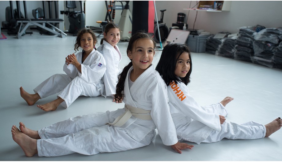 Bij de vele activiteiten in de verlengde schooltijd kunnen kinderen ook kiezen voor judo lessen. 