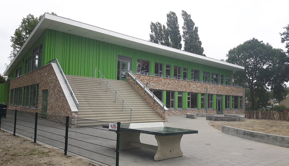 Op 3 september 2018 heeft het nieuwe schoolgebouw de deuren voor de eerste keer geopend voor alle leerlingen en hun ouders!