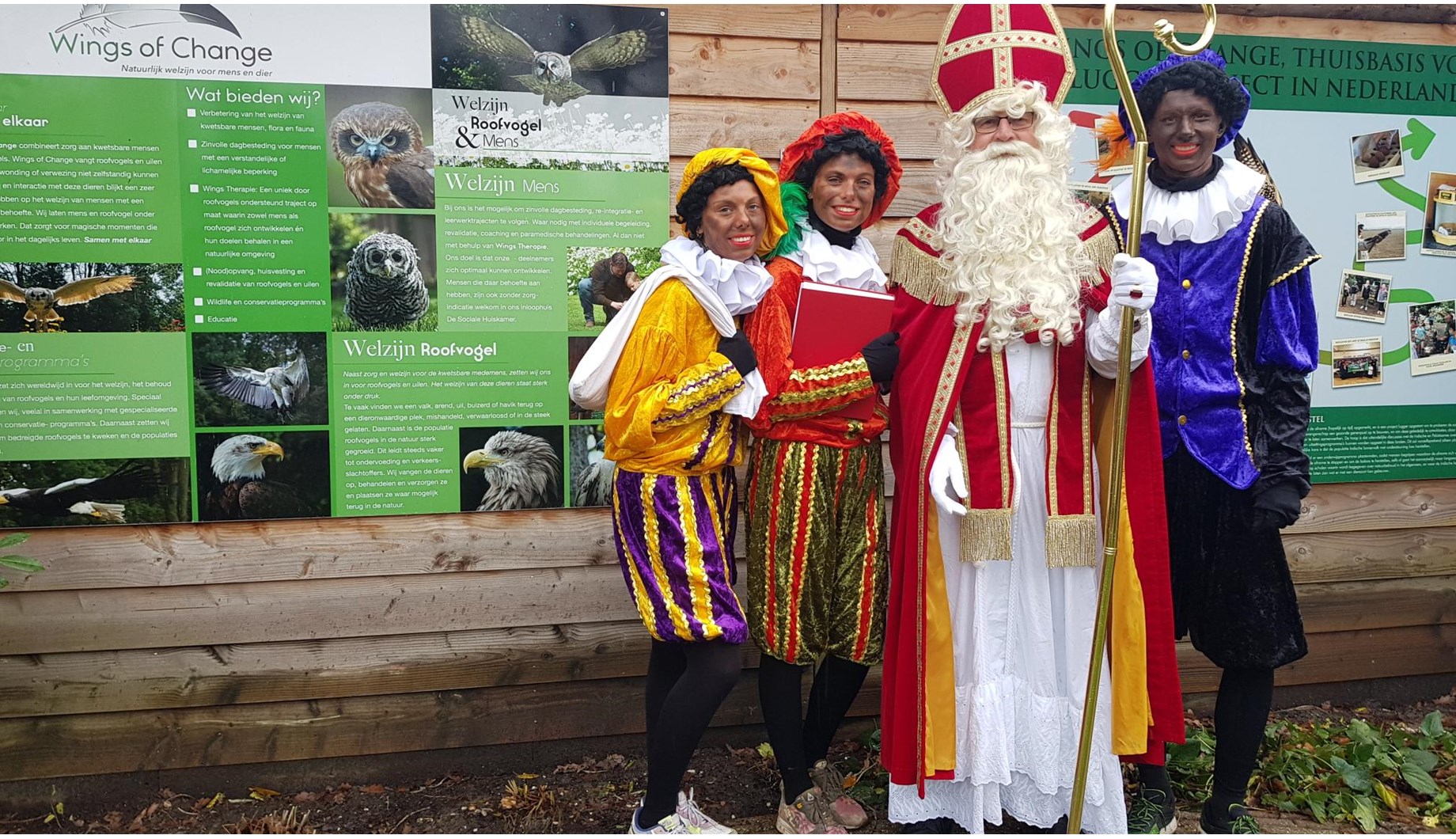 Sinterklaas kwam dit jaar langs bij WINGS OF CHANGE. De  dag werd afgesloten met een vogelshow.