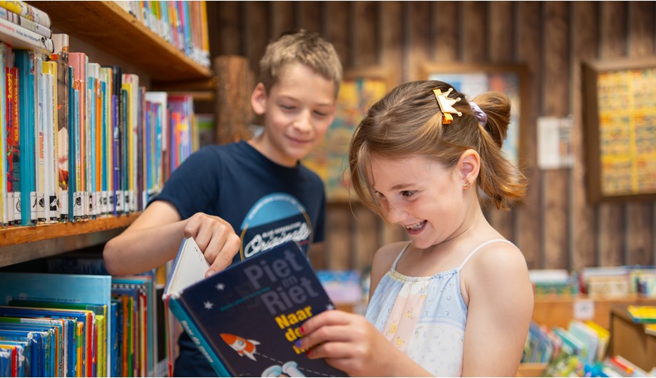 We vinden lezen en leesplezier belangrijk. Wij maken dan ook graag en veel gebruik van de CODA bibliotheek in onze school. 