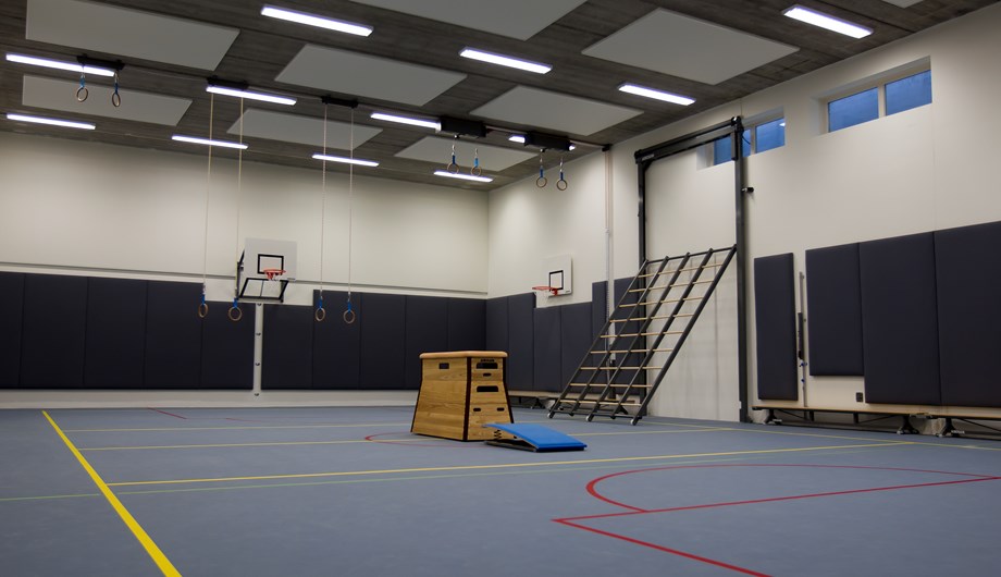 Voor de lessen bewegingsonderwijs wordt gebruik gemaakt van een prachtige gymzaal. 