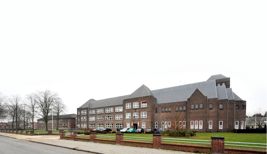 Schoolfoto van Twents Carmel College, locatie Lyceumstraat