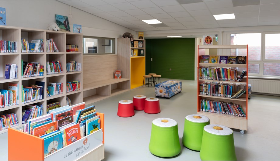 Op Daltonbasisschool De Welle is een hele mooie bibliotheek  aanwezig waar leerlingen kunnen wegdromen in allerlei boeken. 
