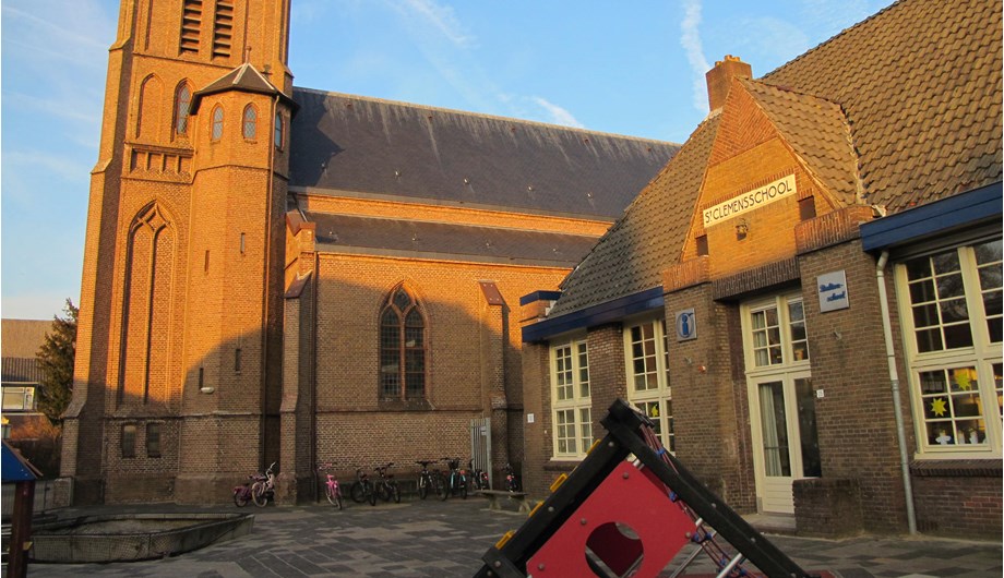 De Clemensschool is een katholieke school en staat in het centrum van Steenwijk